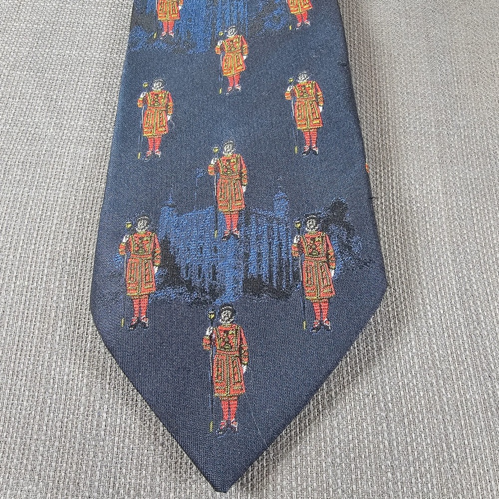 Cornealia James Tower of London Guardsman Pattern‎ Men's Tie